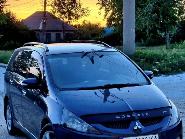 Синий Мицубиси Грандис, объемом двигателя 2.4 л и пробегом 220 тыс. км за 6500 $, фото 5 на Automoto.ua