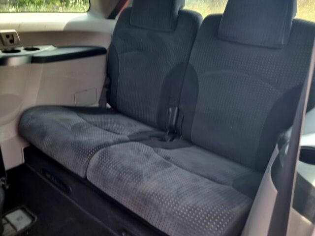 Синий Мицубиси Грандис, объемом двигателя 2.4 л и пробегом 220 тыс. км за 6500 $, фото 6 на Automoto.ua