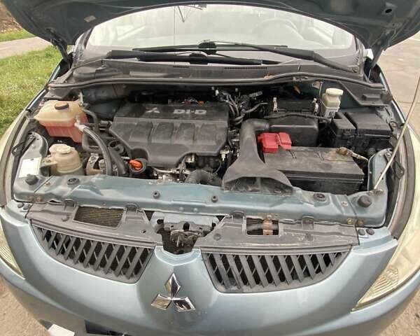 Зеленый Мицубиси Грандис, объемом двигателя 2 л и пробегом 254 тыс. км за 6500 $, фото 4 на Automoto.ua