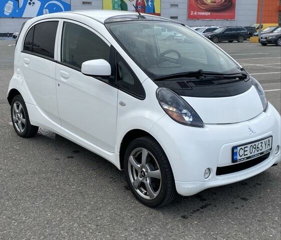 Белый Мицубиси И-Миев, объемом двигателя 0 л и пробегом 100 тыс. км за 4600 $, фото 4 на Automoto.ua