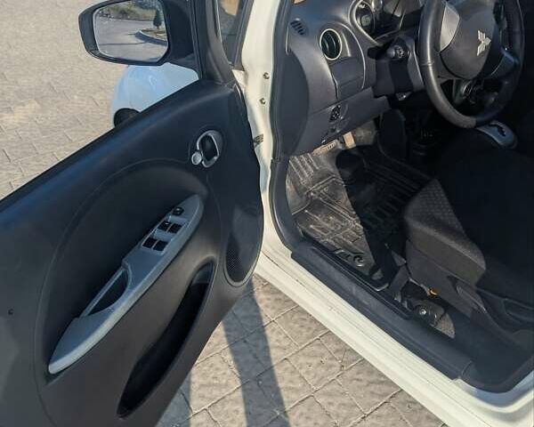 Білий Міцубісі І-Мієв, об'ємом двигуна 0 л та пробігом 122 тис. км за 4750 $, фото 11 на Automoto.ua