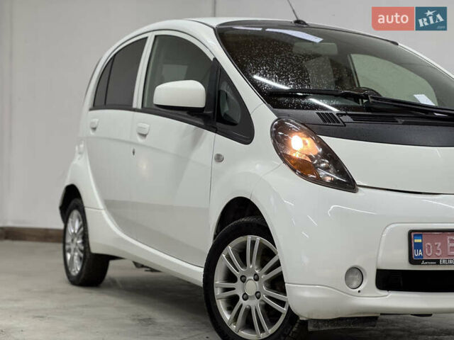 Белый Мицубиси И-Миев, объемом двигателя 0 л и пробегом 120 тыс. км за 3500 $, фото 4 на Automoto.ua