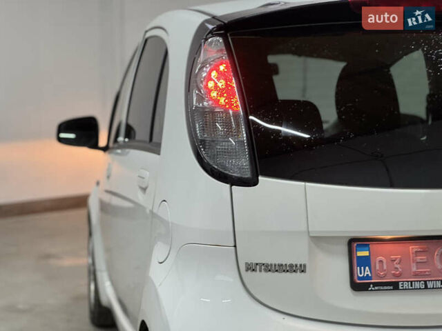 Белый Мицубиси И-Миев, объемом двигателя 0 л и пробегом 120 тыс. км за 3500 $, фото 39 на Automoto.ua