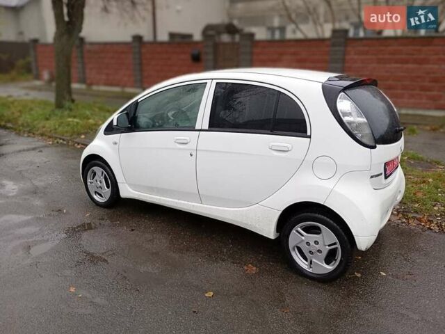 Белый Мицубиси И-Миев, объемом двигателя 0 л и пробегом 98 тыс. км за 4300 $, фото 1 на Automoto.ua