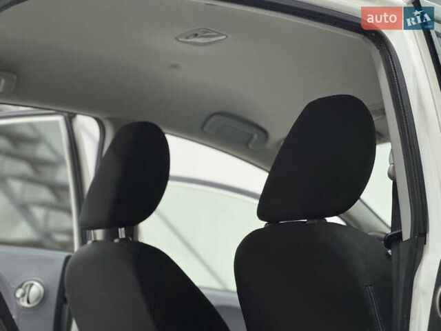 Белый Мицубиси И-Миев, объемом двигателя 0 л и пробегом 120 тыс. км за 3500 $, фото 25 на Automoto.ua