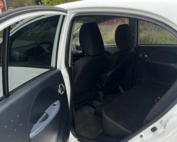 Белый Мицубиси И-Миев, объемом двигателя 0 л и пробегом 220 тыс. км за 3000 $, фото 6 на Automoto.ua