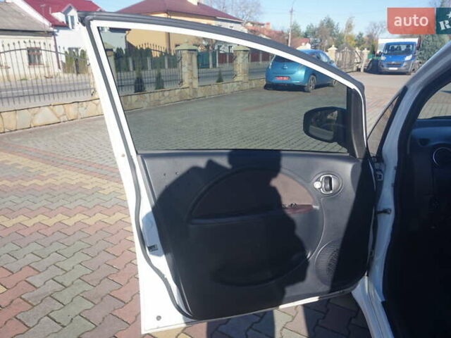 Білий Міцубісі І-Мієв, об'ємом двигуна 0 л та пробігом 93 тис. км за 3777 $, фото 25 на Automoto.ua