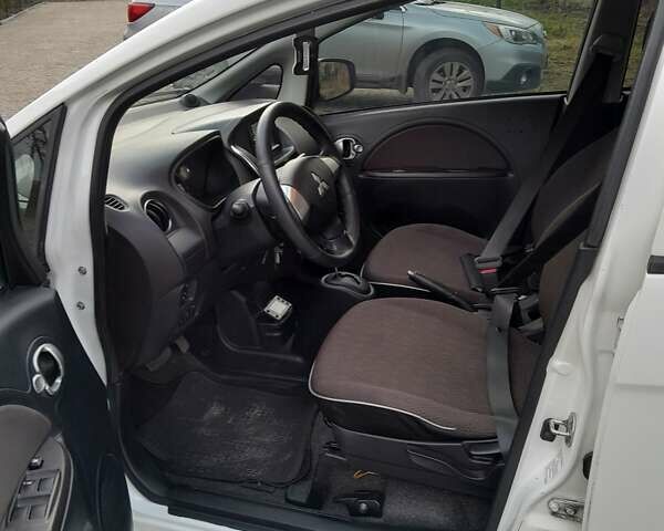 Белый Мицубиси И-Миев, объемом двигателя 0 л и пробегом 95 тыс. км за 4400 $, фото 14 на Automoto.ua