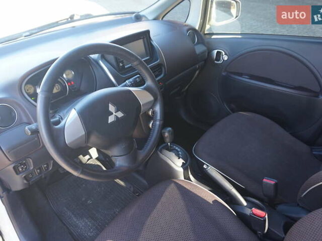 Білий Міцубісі І-Мієв, об'ємом двигуна 0 л та пробігом 93 тис. км за 3777 $, фото 26 на Automoto.ua