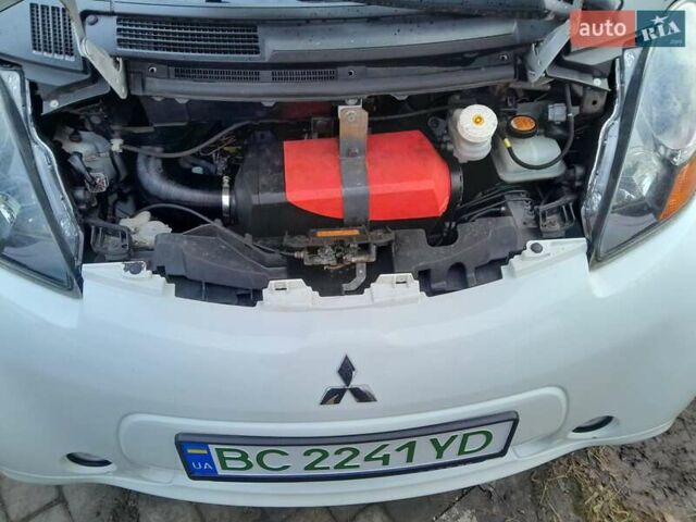 Белый Мицубиси И-Миев, объемом двигателя 0 л и пробегом 95 тыс. км за 4400 $, фото 3 на Automoto.ua