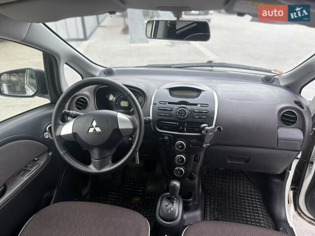 Білий Міцубісі І-Мієв, об'ємом двигуна 0 л та пробігом 110 тис. км за 3999 $, фото 24 на Automoto.ua