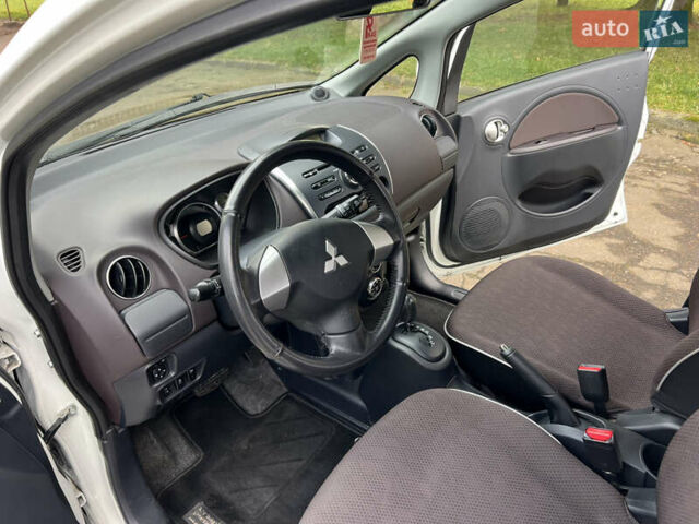 Белый Мицубиси И-Миев, объемом двигателя 0 л и пробегом 59 тыс. км за 4750 $, фото 23 на Automoto.ua