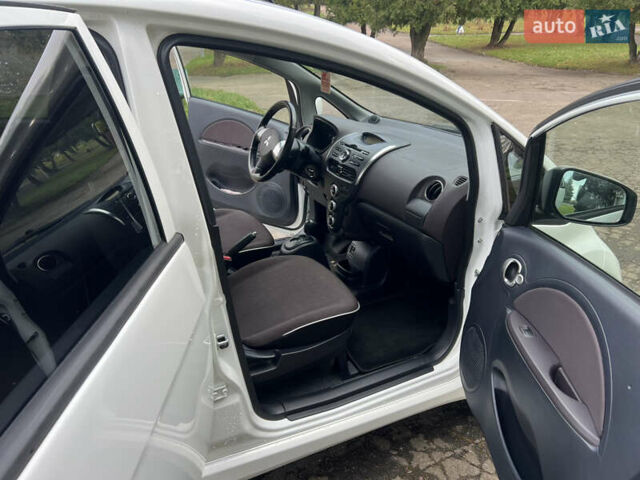 Белый Мицубиси И-Миев, объемом двигателя 0 л и пробегом 59 тыс. км за 4750 $, фото 17 на Automoto.ua