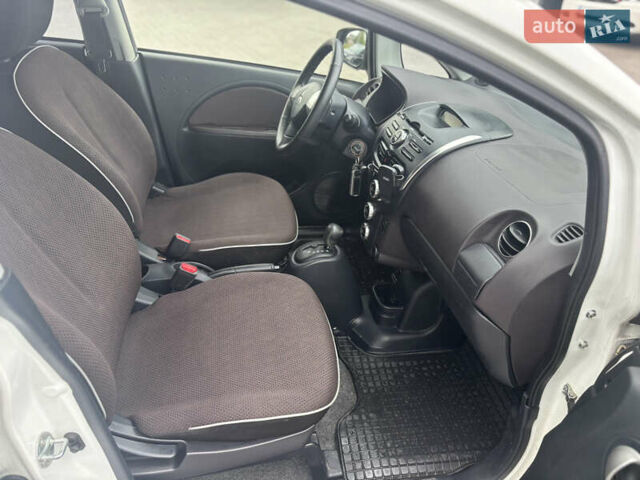 Білий Міцубісі І-Мієв, об'ємом двигуна 0 л та пробігом 110 тис. км за 3999 $, фото 22 на Automoto.ua