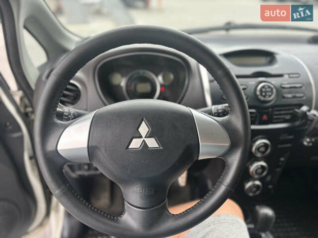 Білий Міцубісі І-Мієв, об'ємом двигуна 0 л та пробігом 110 тис. км за 3999 $, фото 15 на Automoto.ua