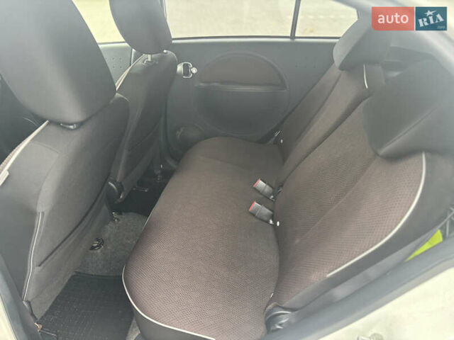 Білий Міцубісі І-Мієв, об'ємом двигуна 0 л та пробігом 110 тис. км за 3999 $, фото 21 на Automoto.ua