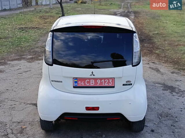 Белый Мицубиси И-Миев, объемом двигателя 0 л и пробегом 95 тыс. км за 4900 $, фото 5 на Automoto.ua