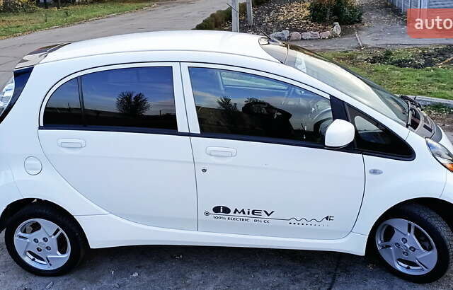 Белый Мицубиси И-Миев, объемом двигателя 0 л и пробегом 95 тыс. км за 4900 $, фото 3 на Automoto.ua