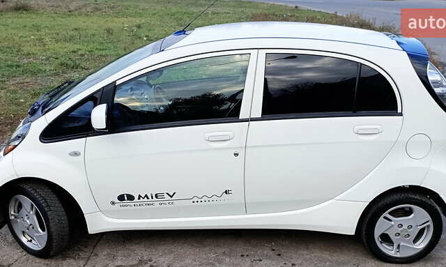 Белый Мицубиси И-Миев, объемом двигателя 0 л и пробегом 94 тыс. км за 4400 $, фото 7 на Automoto.ua