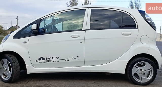 Белый Мицубиси И-Миев, объемом двигателя 0 л и пробегом 94 тыс. км за 4400 $, фото 17 на Automoto.ua