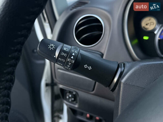 Белый Мицубиси И-Миев, объемом двигателя 0 л и пробегом 57 тыс. км за 4750 $, фото 57 на Automoto.ua