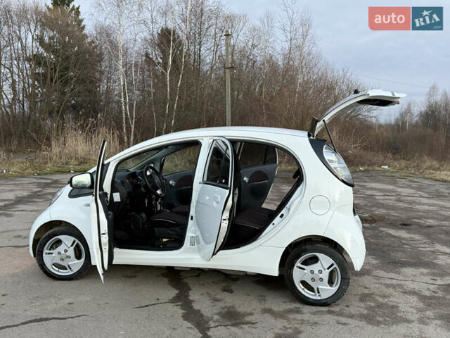 Белый Мицубиси И-Миев, объемом двигателя 0 л и пробегом 57 тыс. км за 4750 $, фото 40 на Automoto.ua