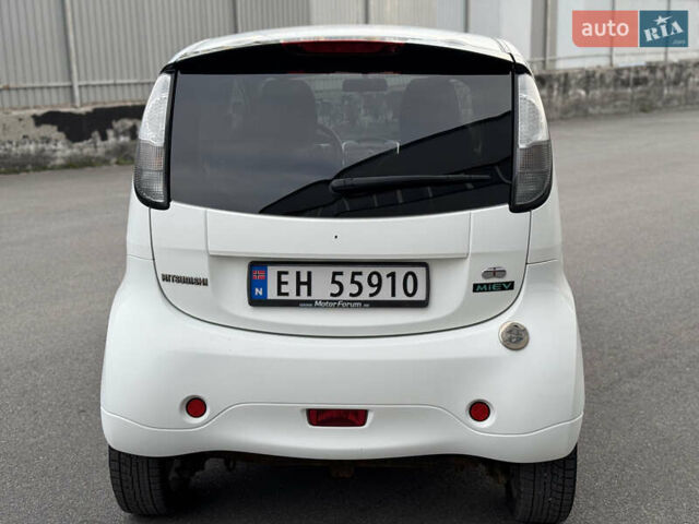 Білий Міцубісі І-Мієв, об'ємом двигуна 0 л та пробігом 75 тис. км за 4600 $, фото 4 на Automoto.ua