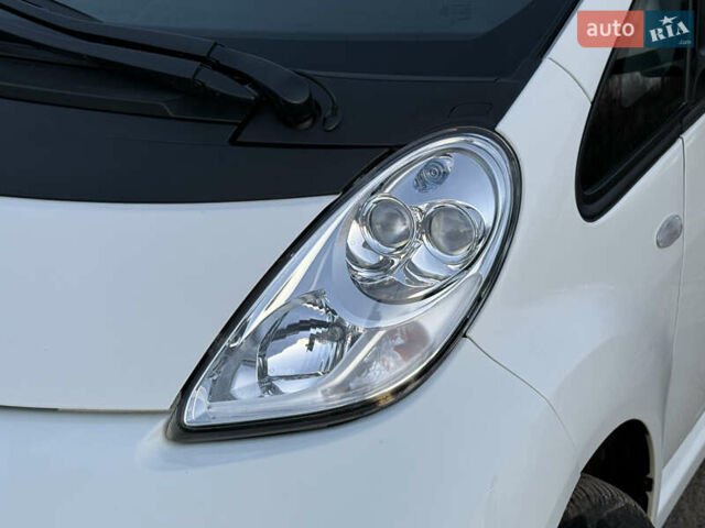 Белый Мицубиси И-Миев, объемом двигателя 0 л и пробегом 57 тыс. км за 4750 $, фото 20 на Automoto.ua