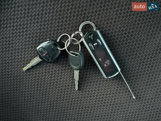 Белый Мицубиси И-Миев, объемом двигателя 0 л и пробегом 57 тыс. км за 4750 $, фото 70 на Automoto.ua