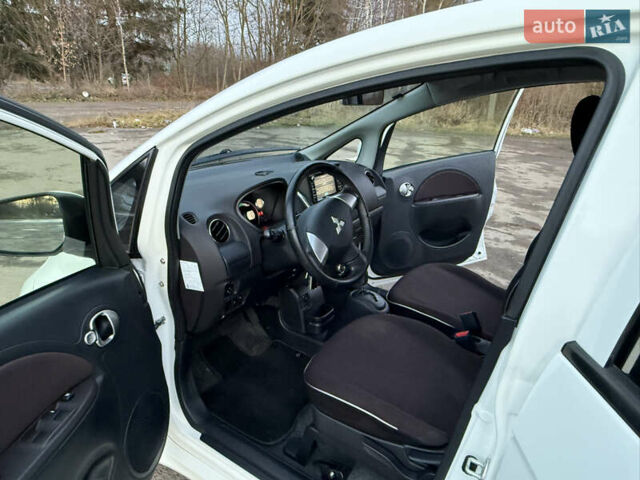 Белый Мицубиси И-Миев, объемом двигателя 0 л и пробегом 57 тыс. км за 4750 $, фото 51 на Automoto.ua