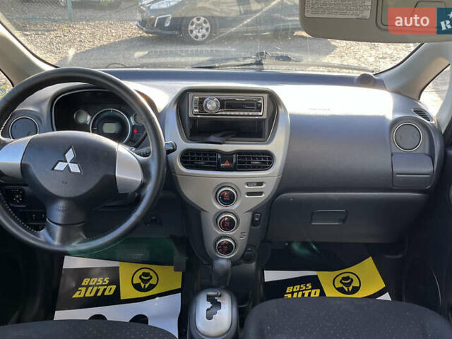 Красный Мицубиси И-Миев, объемом двигателя 0 л и пробегом 84 тыс. км за 4400 $, фото 15 на Automoto.ua