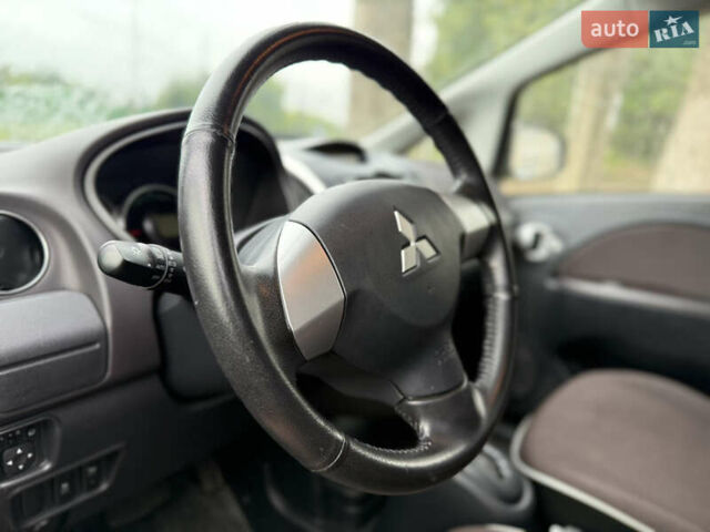 Червоний Міцубісі І-Мієв, об'ємом двигуна 0 л та пробігом 22 тис. км за 6950 $, фото 11 на Automoto.ua