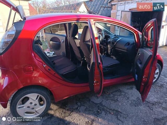 Красный Мицубиси И-Миев, объемом двигателя 0 л и пробегом 76 тыс. км за 4750 $, фото 6 на Automoto.ua