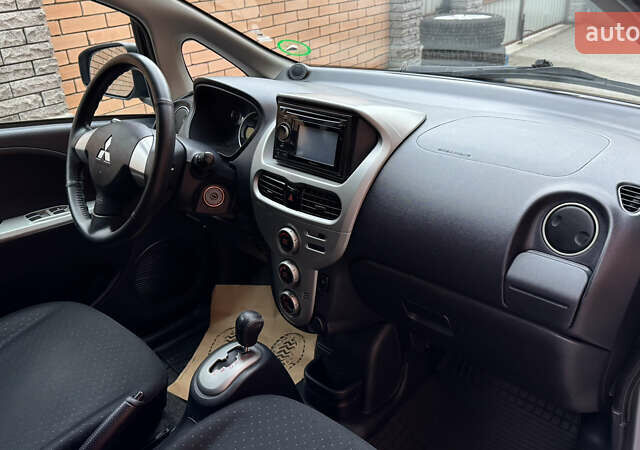 Сірий Міцубісі І-Мієв, об'ємом двигуна 0 л та пробігом 127 тис. км за 4400 $, фото 16 на Automoto.ua