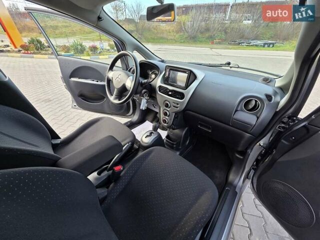 Серый Мицубиси И-Миев, объемом двигателя 0 л и пробегом 42 тыс. км за 4250 $, фото 49 на Automoto.ua