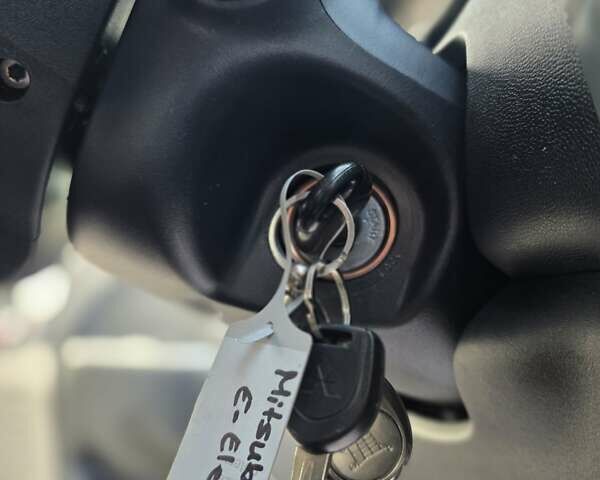 Серый Мицубиси И-Миев, объемом двигателя 0 л и пробегом 42 тыс. км за 4250 $, фото 55 на Automoto.ua