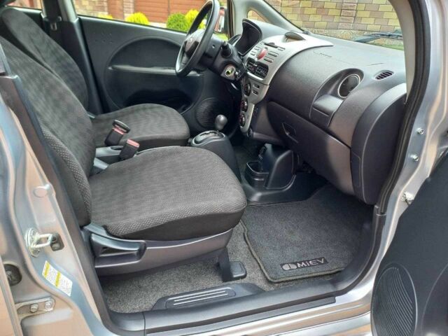 Серый Мицубиси И-Миев, объемом двигателя 0 л и пробегом 95 тыс. км за 4100 $, фото 10 на Automoto.ua