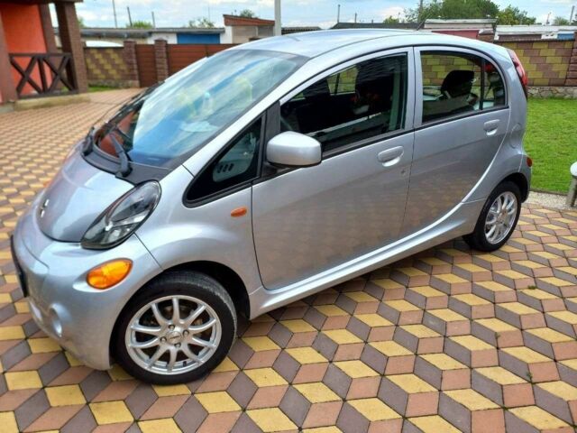 Серый Мицубиси И-Миев, объемом двигателя 0 л и пробегом 95 тыс. км за 4100 $, фото 3 на Automoto.ua