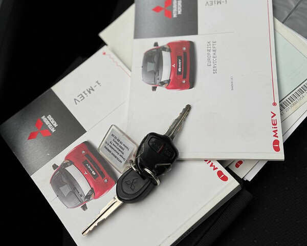 Сірий Міцубісі І-Мієв, об'ємом двигуна 0 л та пробігом 74 тис. км за 3950 $, фото 38 на Automoto.ua