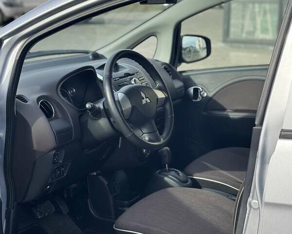 Серый Мицубиси И-Миев, объемом двигателя 0 л и пробегом 128 тыс. км за 3999 $, фото 16 на Automoto.ua