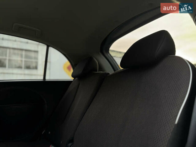 Сірий Міцубісі І-Мієв, об'ємом двигуна 0 л та пробігом 60 тис. км за 5500 $, фото 26 на Automoto.ua