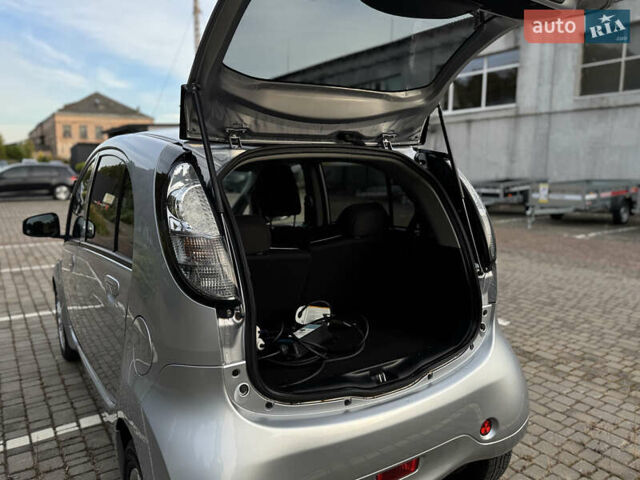 Сірий Міцубісі І-Мієв, об'ємом двигуна 0 л та пробігом 60 тис. км за 5500 $, фото 14 на Automoto.ua