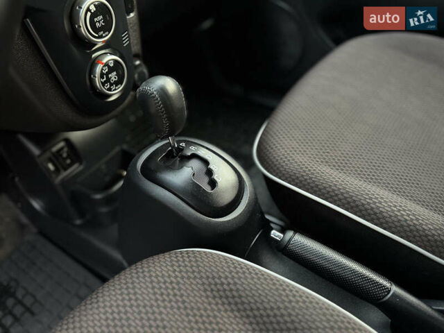 Сірий Міцубісі І-Мієв, об'ємом двигуна 0 л та пробігом 60 тис. км за 5500 $, фото 21 на Automoto.ua