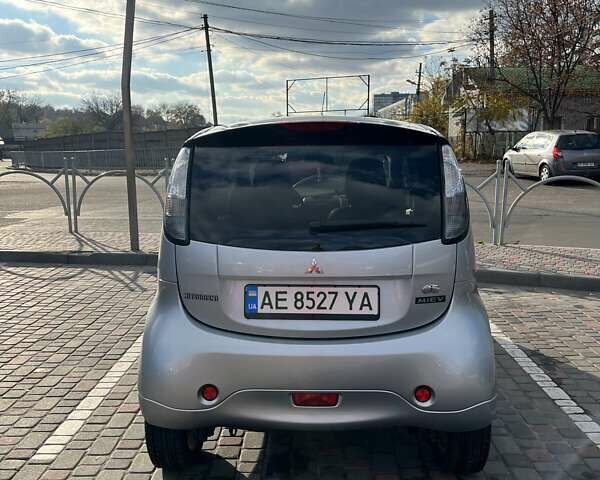 Серый Мицубиси И-Миев, объемом двигателя 0 л и пробегом 74 тыс. км за 6300 $, фото 2 на Automoto.ua