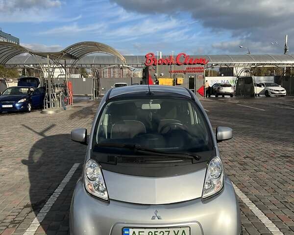 Серый Мицубиси И-Миев, объемом двигателя 0 л и пробегом 74 тыс. км за 6300 $, фото 4 на Automoto.ua