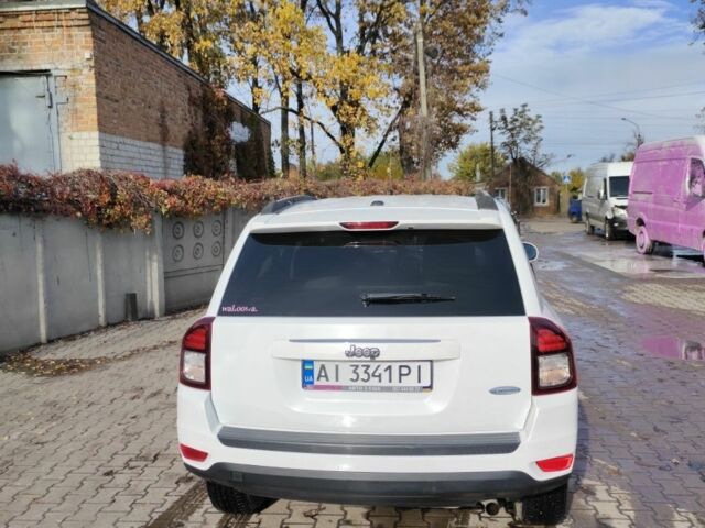 Білий Міцубісі Джип, об'ємом двигуна 2.4 л та пробігом 153 тис. км за 10200 $, фото 2 на Automoto.ua