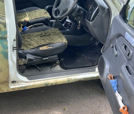 Білий Міцубісі Л 200, об'ємом двигуна 2.5 л та пробігом 3 тис. км за 4700 $, фото 6 на Automoto.ua