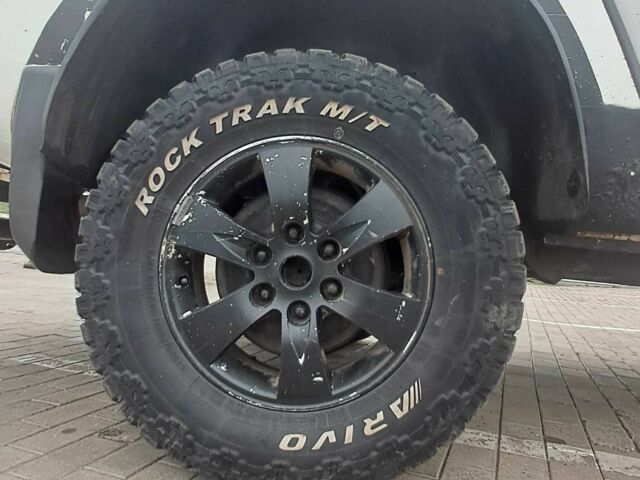 Белый Мицубиси Л 200, объемом двигателя 2.5 л и пробегом 178 тыс. км за 5000 $, фото 2 на Automoto.ua