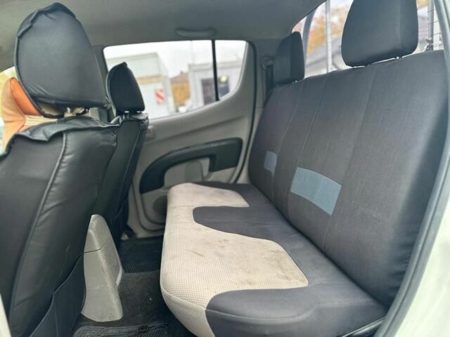 Белый Мицубиси Л 200, объемом двигателя 2.5 л и пробегом 234 тыс. км за 2705 $, фото 7 на Automoto.ua