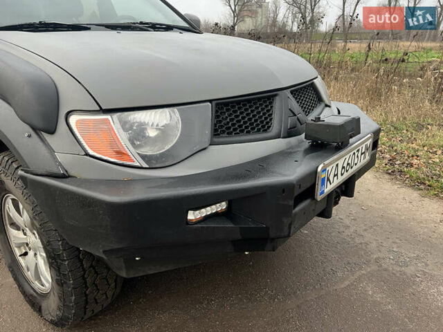 Білий Міцубісі Л 200, об'ємом двигуна 2.48 л та пробігом 324 тис. км за 13000 $, фото 9 на Automoto.ua